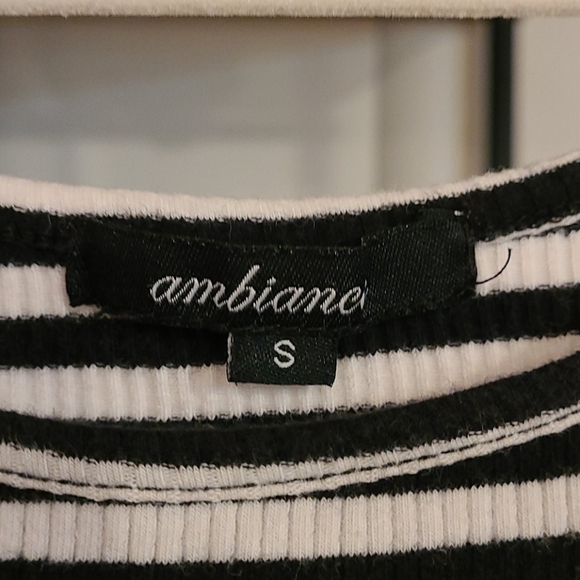 Crop top - Picture 3 of 3